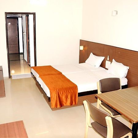 Hotel Century Executive à Udupi Extérieur photo
