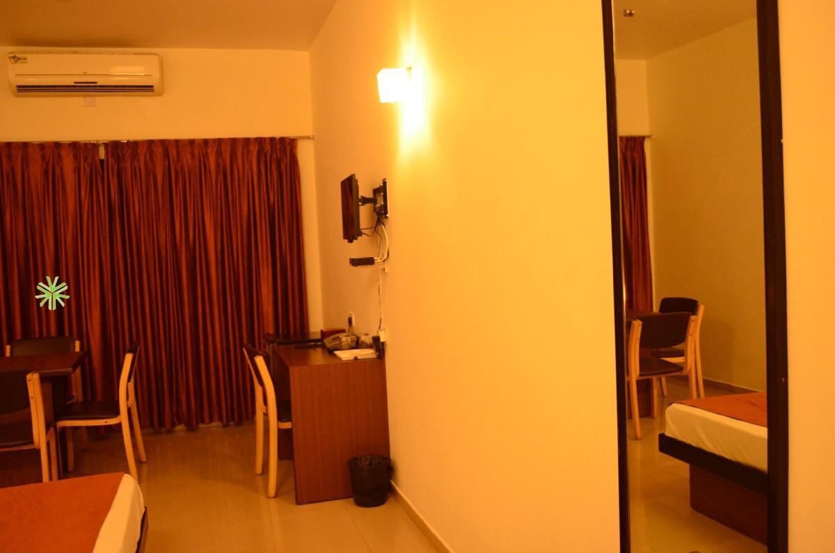 Hotel Century Executive à Udupi Extérieur photo