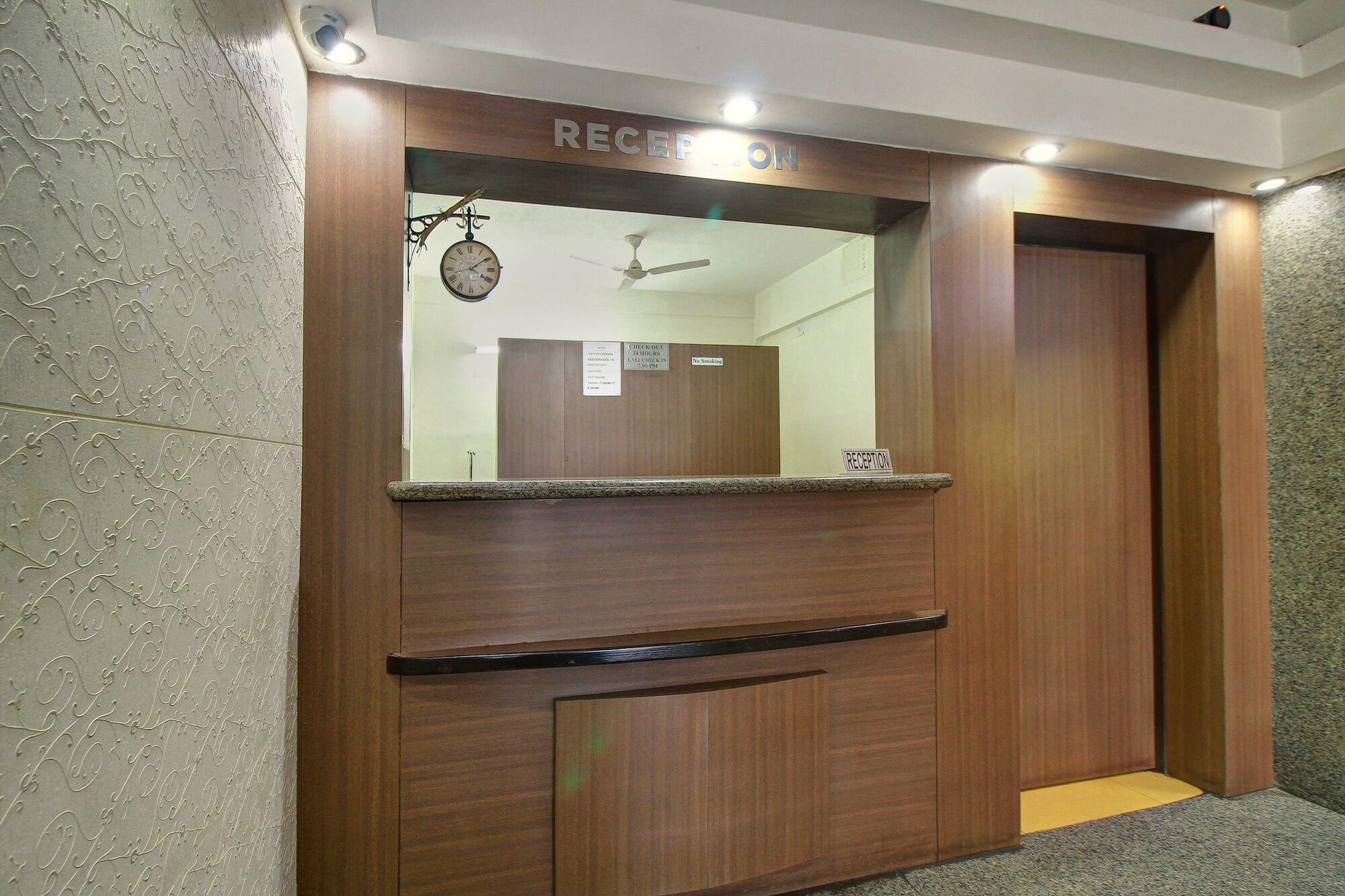 Hotel Century Executive à Udupi Extérieur photo